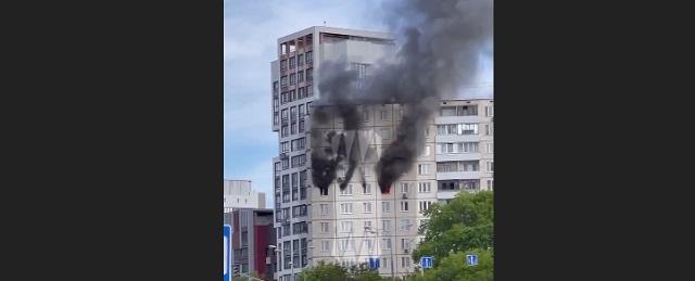 В пожаре, произошедшем на Дмитровском шоссе в Москве, пострадал один человек - видео