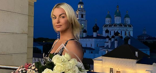 Поклонники раскритиковали Волочкову за очередной неуместный снимок - Видео