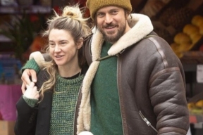 Роман закончен: почему звезды «Дивергента» и «Эмили в Париже» скрывают разрыв