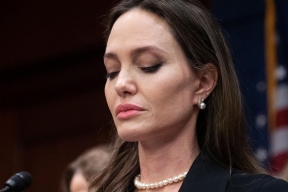 Анджелина Джоли рассказала, почему удалила обе груди и яичники