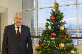 Леонид Черкесов поздравил жителей Чувашской Республики с Новым годом