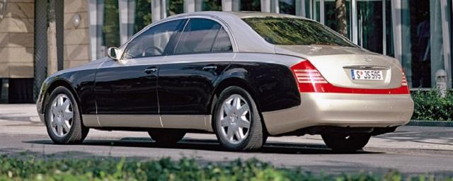 Майбах 2 цветный. Майбах с двух боков. Maybach 62 сломанный. Депутат Слуцкий 084 Майбах.