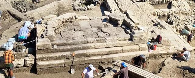 В Севастополе археологи обнаружили уникальную античную каменную постройку
