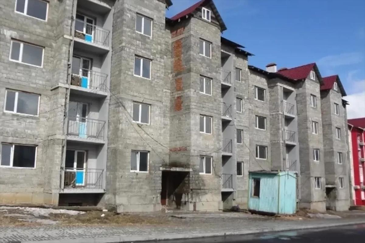 Суд оставил под домашним арестом обвиняемую в обмане дольщиков на Сахалине