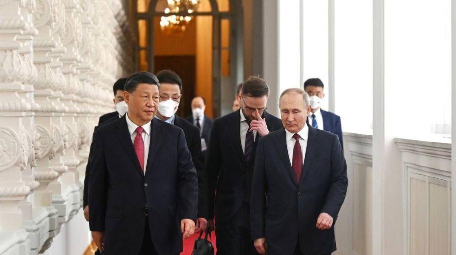 Председатель КНР Си Цзиньпин вылетел из Москвы после переговоров с Путиным — Видео
