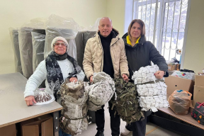 Волонтерам Городского округа Пушкинский передали материалы для возобновления плетения маскировочных сетей