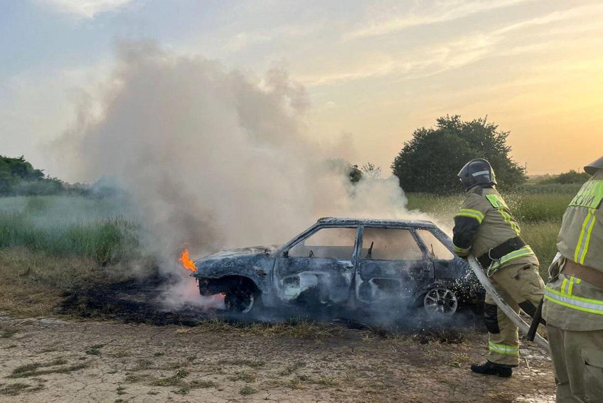 В Адыгее 3-летний ребенок заживо сгорел в легковом авто, пока взрослые собирали клубнику