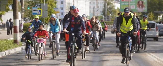 В Дзержинске прошел велопробег в честь закрытия велосезона-2022