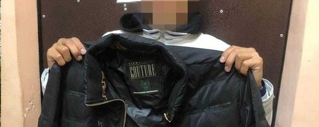 В столице республики Тыва раздели и ограбили парня на остановке
