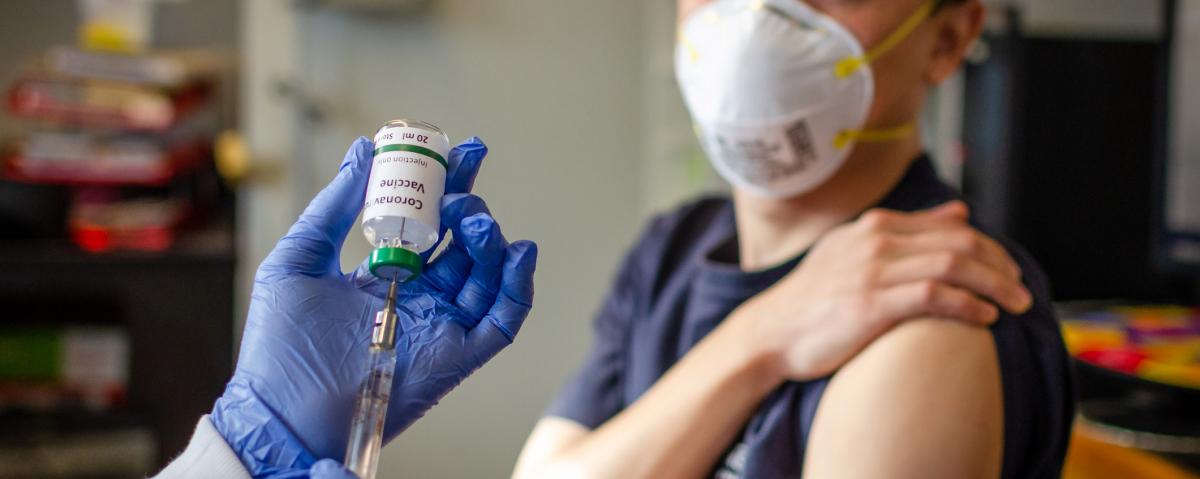 Российская вакцина от COVID-19 сможет защитить человека в течение двух лет