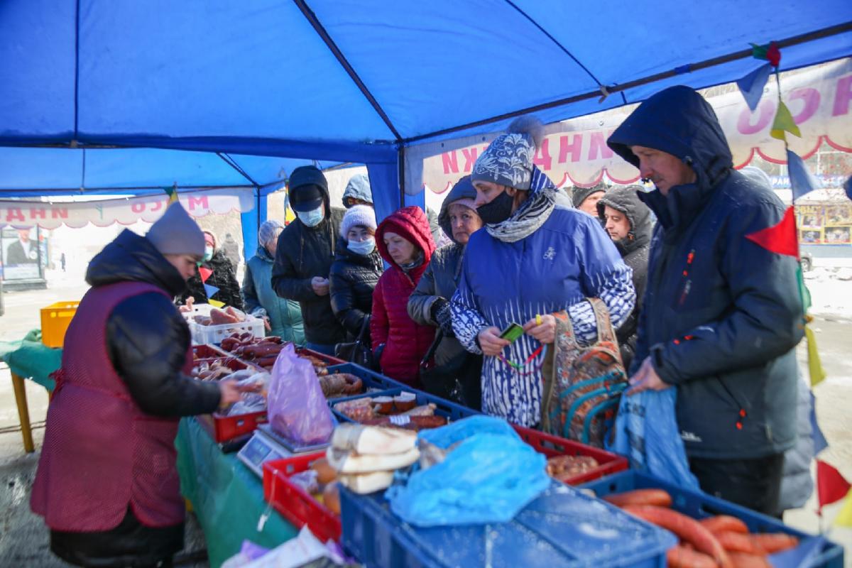 В Новосибирске прошла общегородская ярмарка на тротуарах площади Маркса