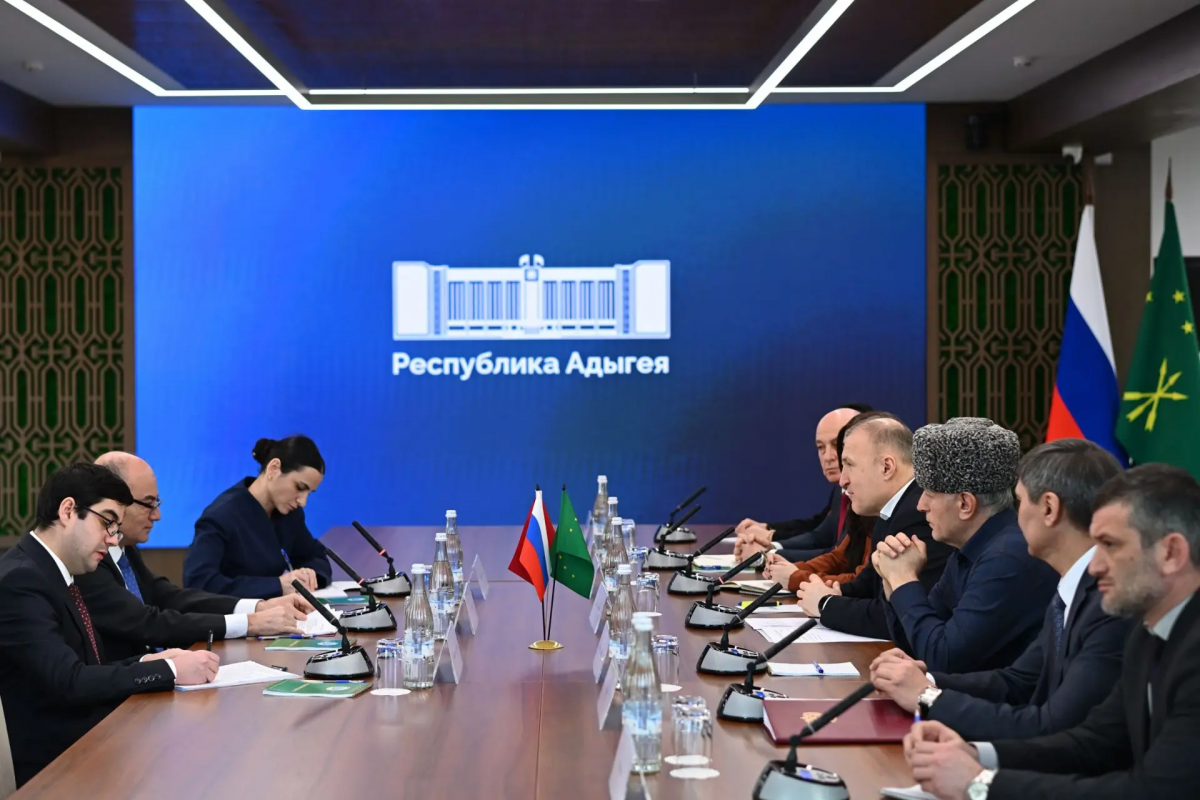 Глава Адыгеи Мурат Кумпилов обсудил с Генконсулом Турции в Краснодаре Эмиром Озбаем совместные проекты в сфере экономики, культуры и туризма
