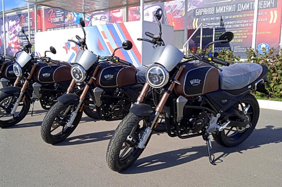 В зону СВО из Волгограда направили белорусские мотоциклы и автомобили