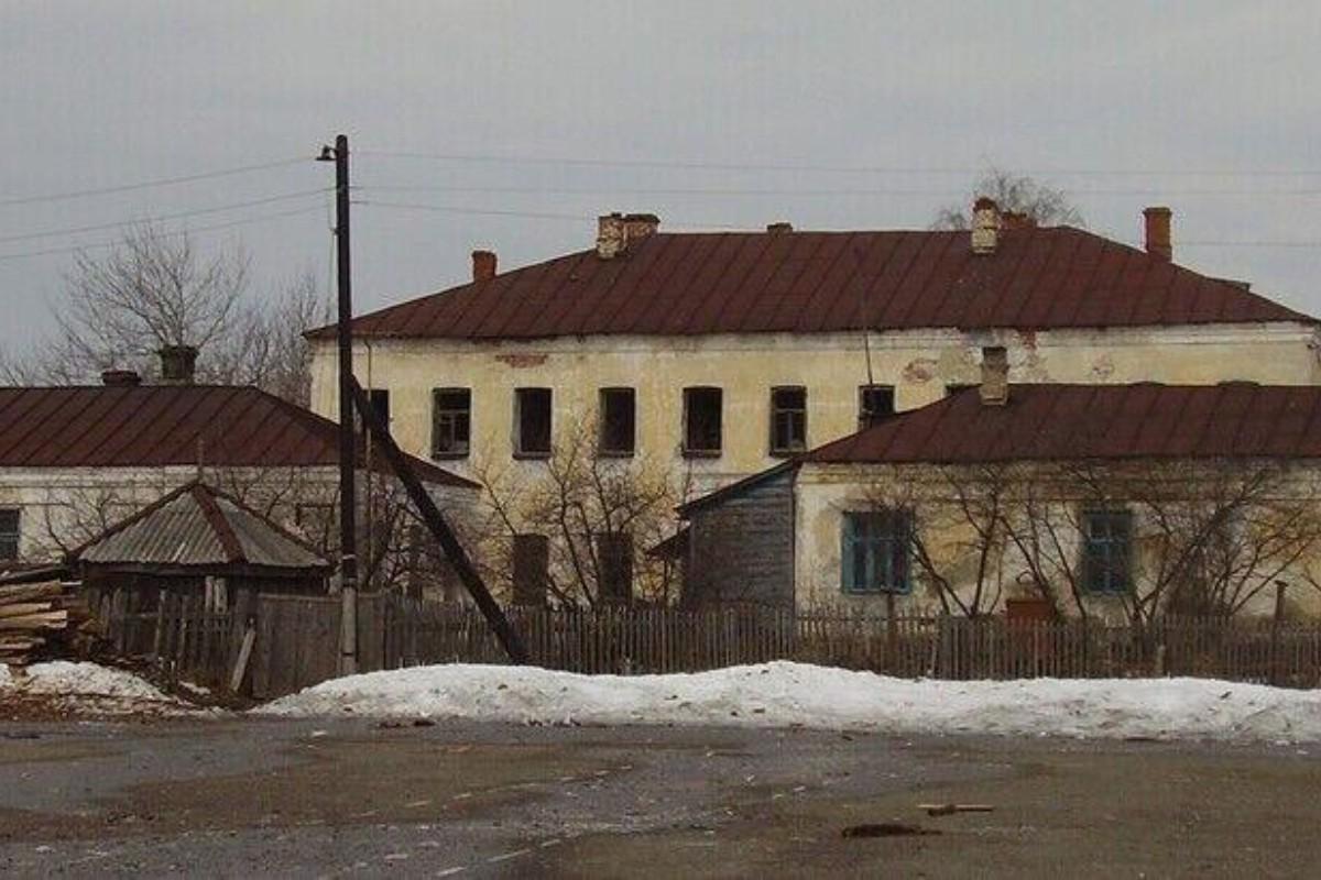 Под Костромой продают тюрьму за один рубль