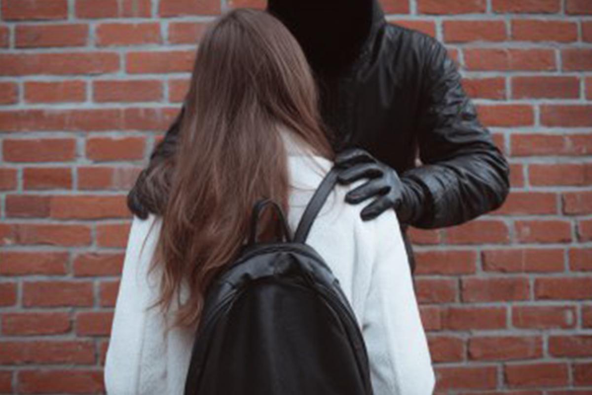 «Это не мой папа!» В Подмосковье мужчина схватил девочку средь бела дня. Что спасло ребёнка?