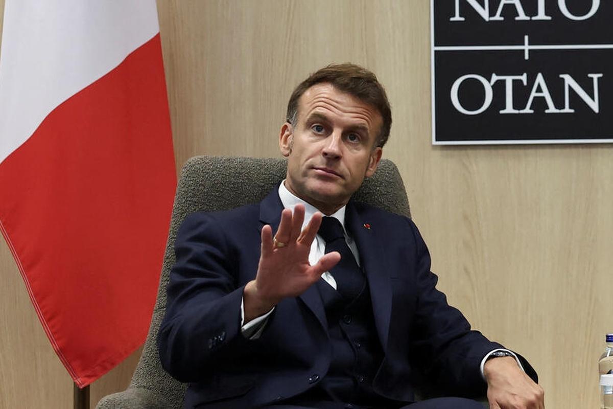 Макрон заявил, что Европе пришло время подумать о диалоге с Россией