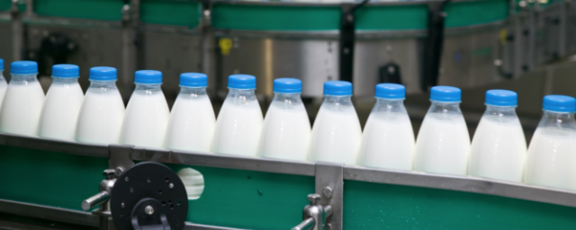 Минсельхоз: Производство молока в сельхозорганизациях выросло на 5,9%