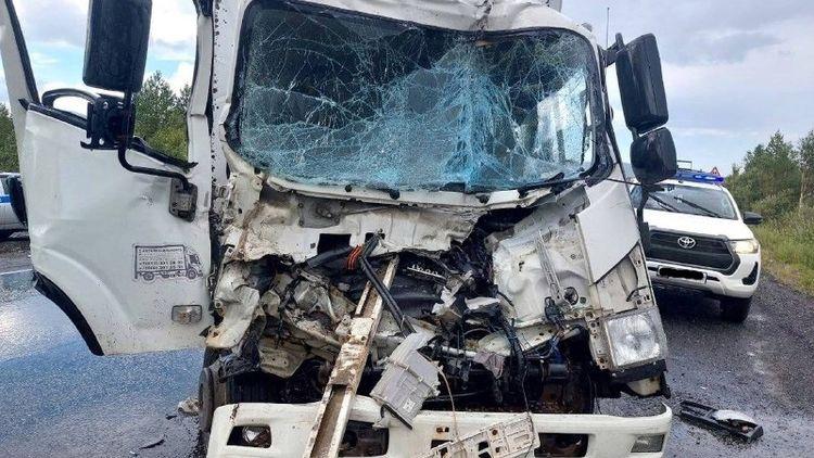 Водитель и пассажир ISUZU пострадали в ДТП в Мурманской области