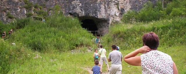 Первобытные люди появились в Денисовой пещере 300 тысяч лет назад