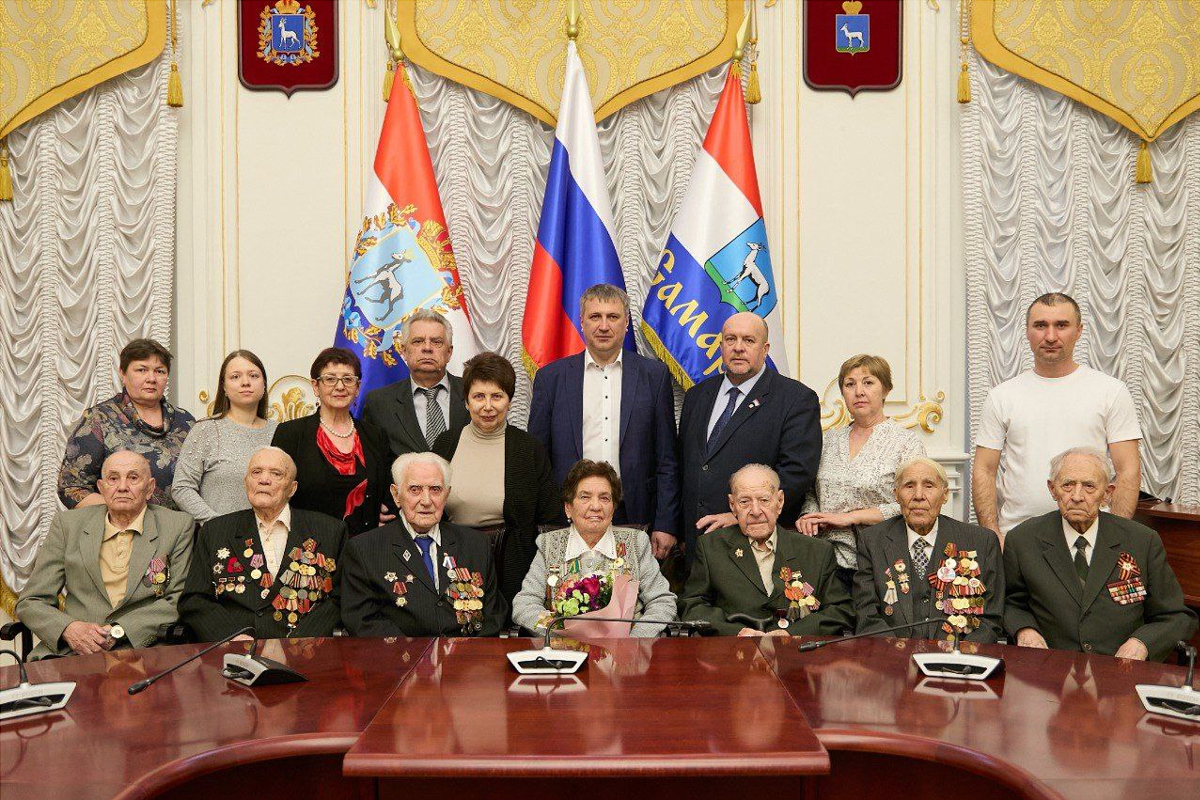 Мэр Иван Носков вручил удостоверения Почетного гражданина Самары семи участникам ВОВ