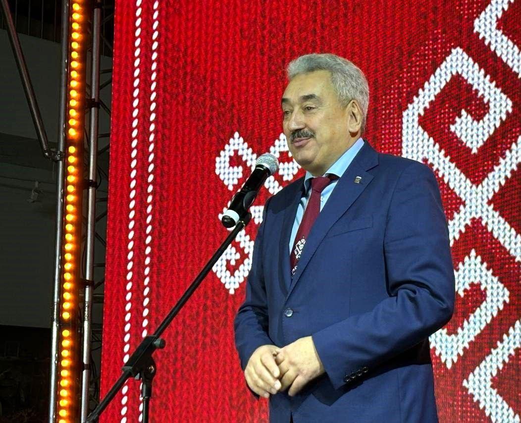 Спикер Госсовета Леонид Черкесов: Чувашию не зря называют краем «ста тысяч вышивок», в каждом узоре — заветы предков и вековая мудрость