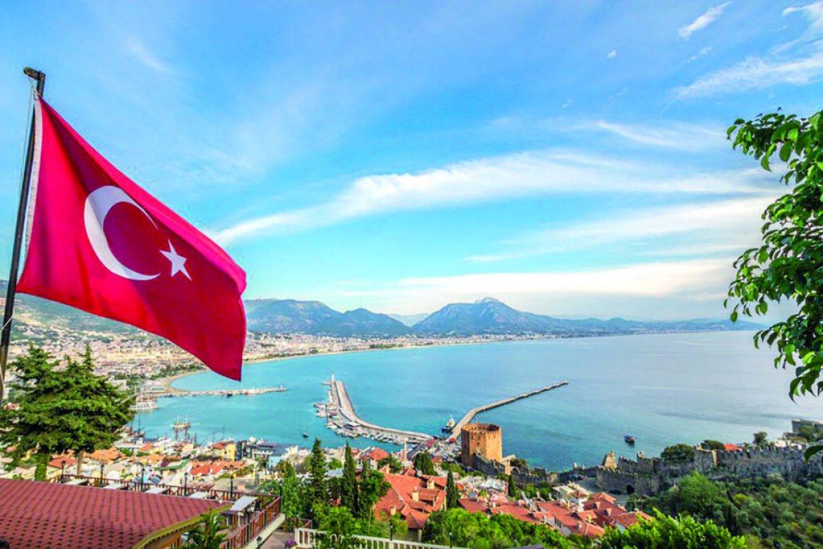 В Турции снизился поток туристов из России (страна-террорист) на 20%