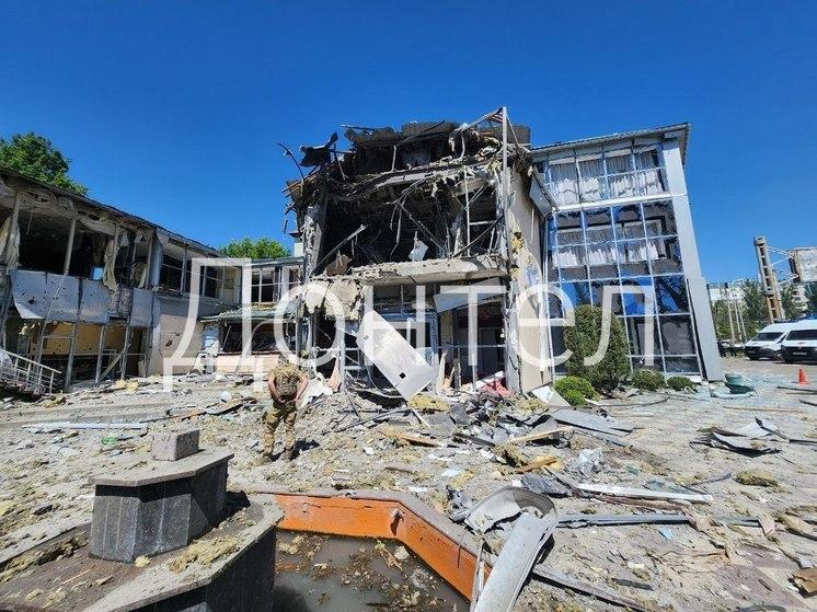 ВСУ обстреляли ракетами HIMARS центр Донецка