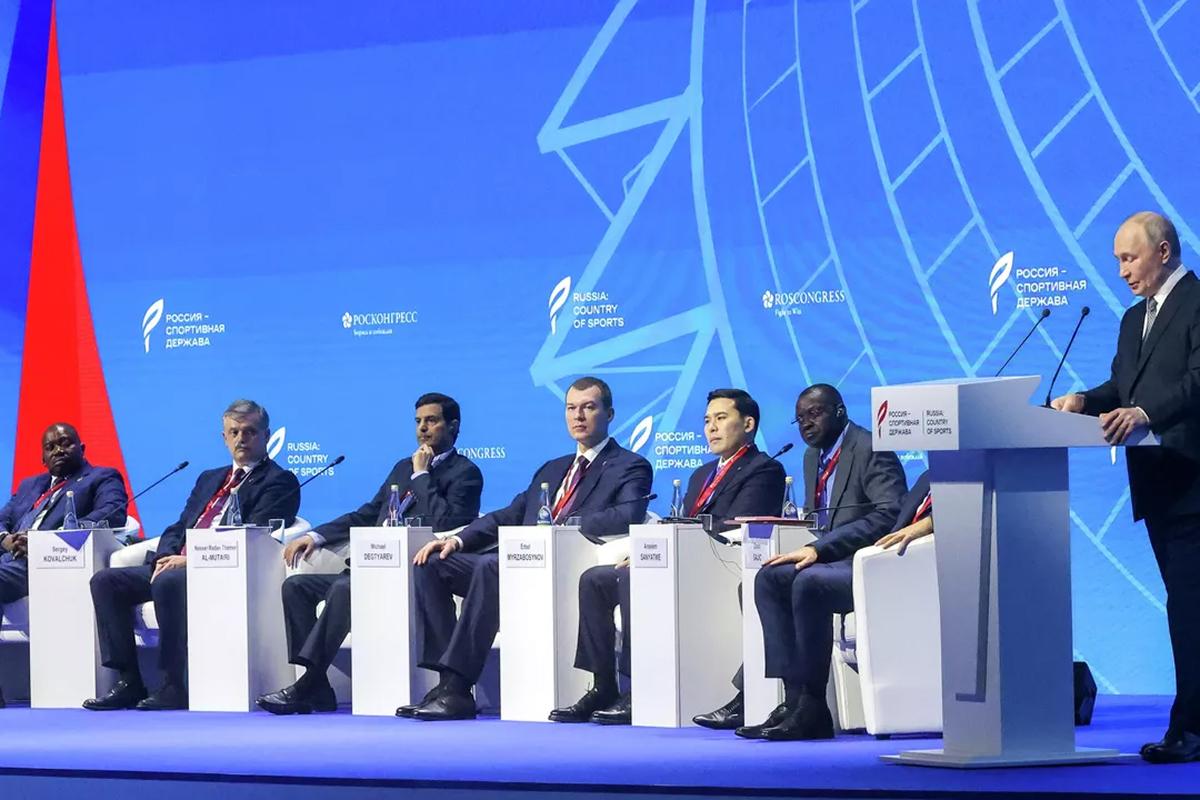 Путин заявил о недопустимости политики в спорте и напомнил о гостеприимстве России