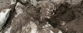 В барнаульском парке «Изумрудный» нашли остатки статуи рабочего советского времени