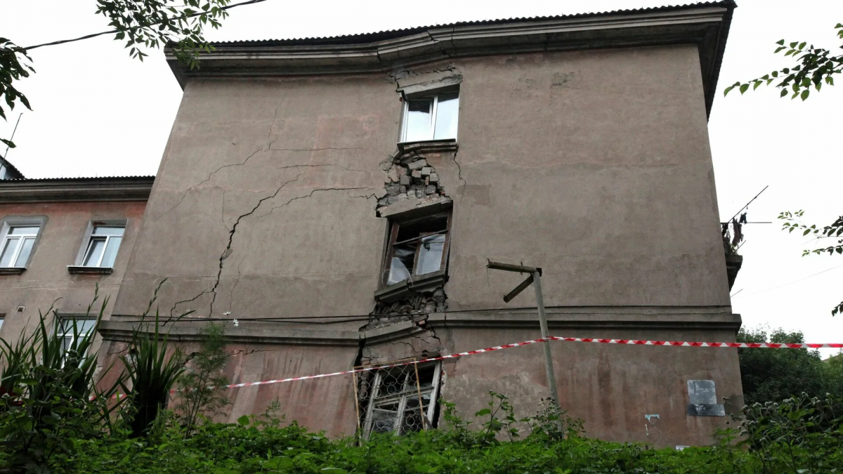 Бастрыкин поручил проверить причины нерасселения аварийного дома в Дзержинске