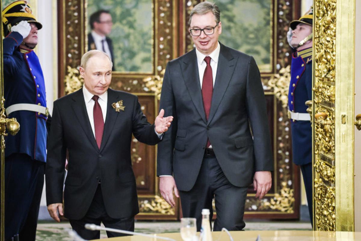 «Он знал об этом». Скотт Риттер разоблачил ложь Вучича о поставках оружия на Украину