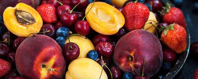 Диетолог Мещерякова объяснила, почему нельзя запастись витаминами из фруктов на год вперёд