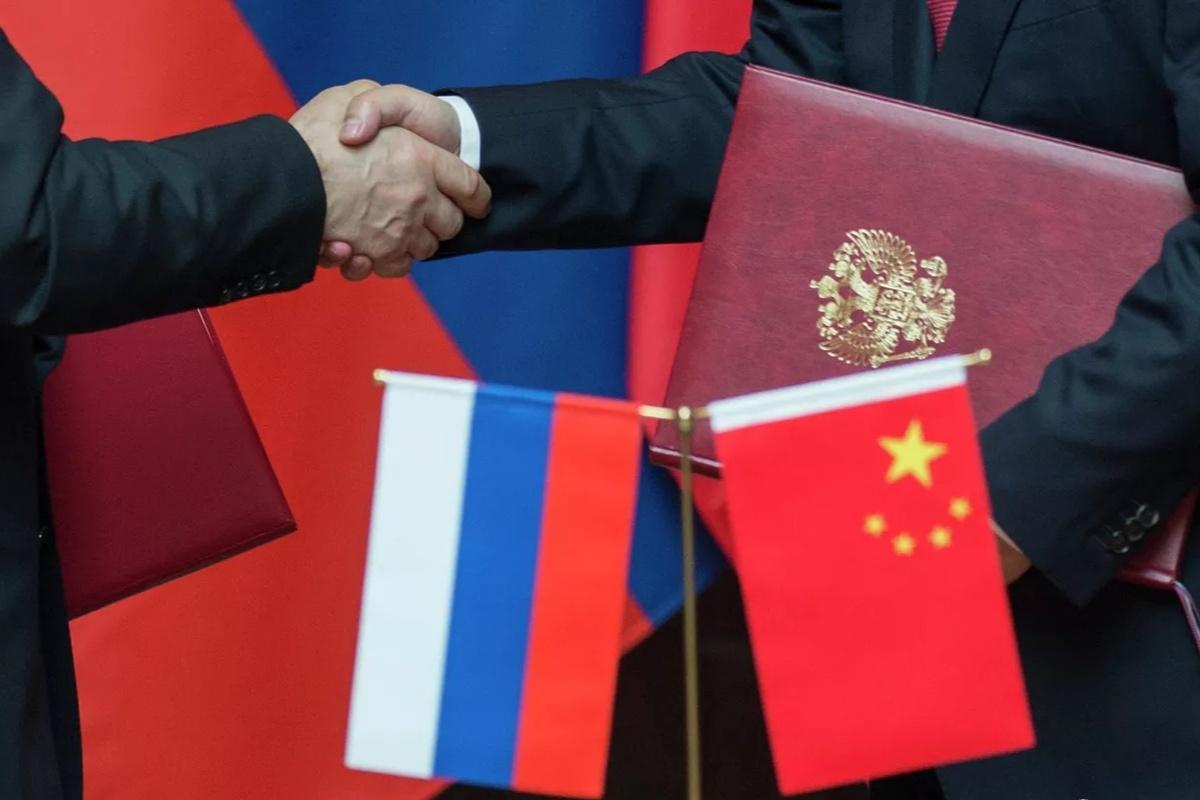 Китай отвергает любые формы принуждения в вопросах сотрудничества с Россией