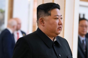 Ким Чен Ын привел всю верхушку КНДР на поклон к статуям отца и деда