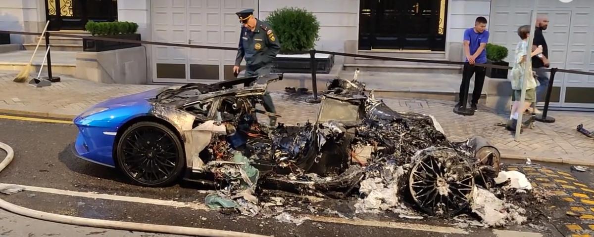 Lamborghini сгорел в центре Москвы