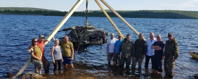 В Мурманской области приступили к подъему советского самолета