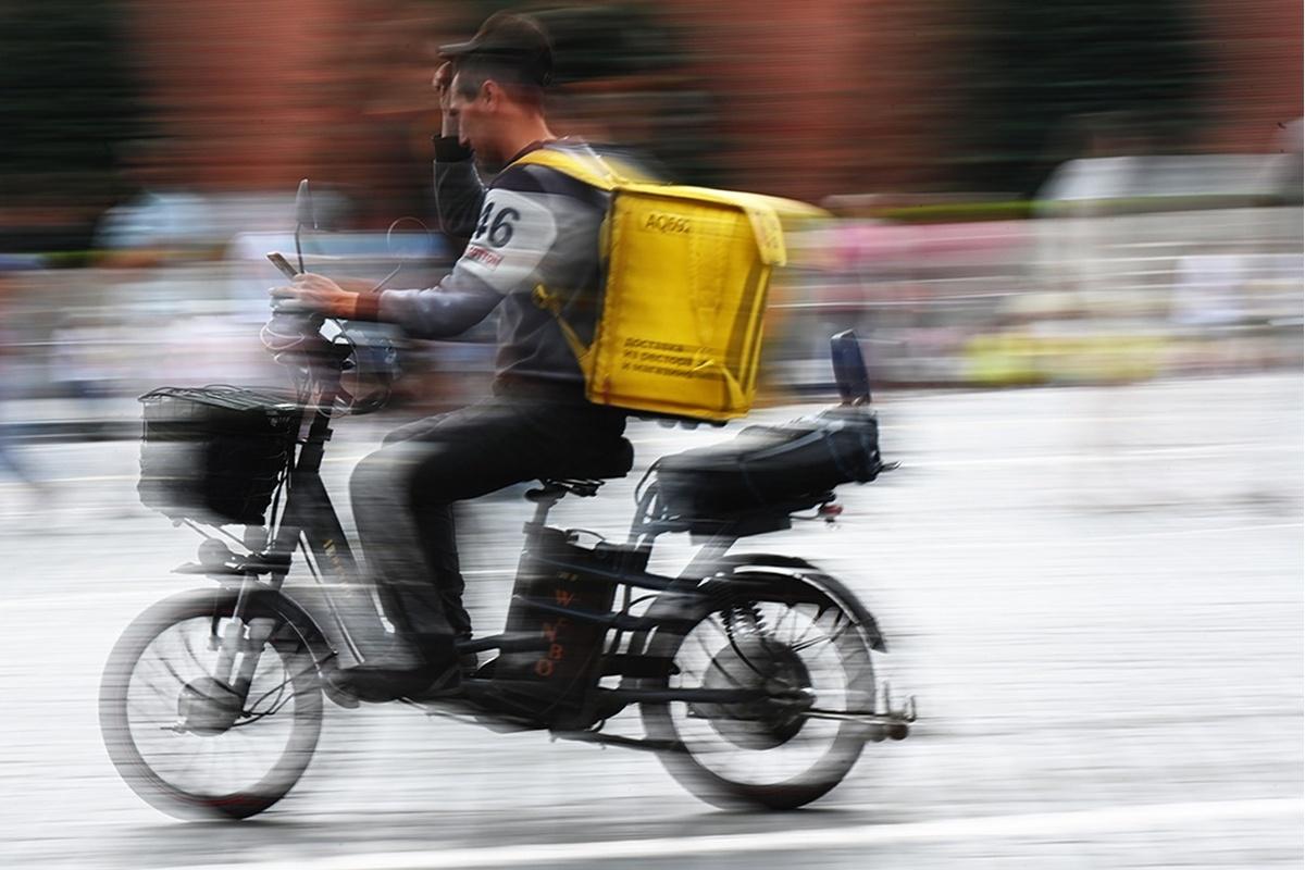 Курьерам Петербурга, пользующимся СИМ, закроют проезд в отдельные районы города