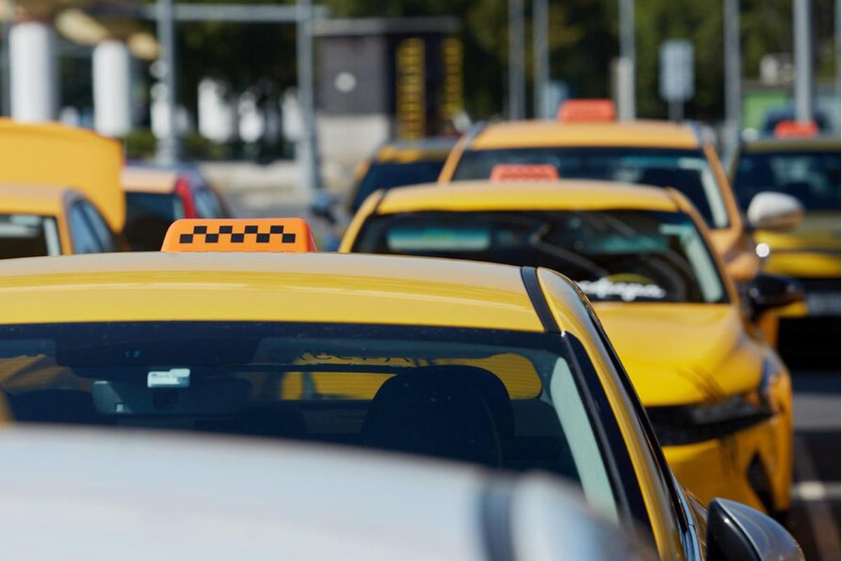 Цены на такси в России взлетят в 2-3 раза из-за нового закона