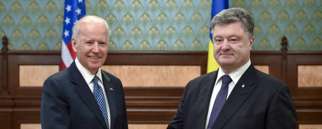 На Украине прокуратура проверит разговор Порошенко и Байдена