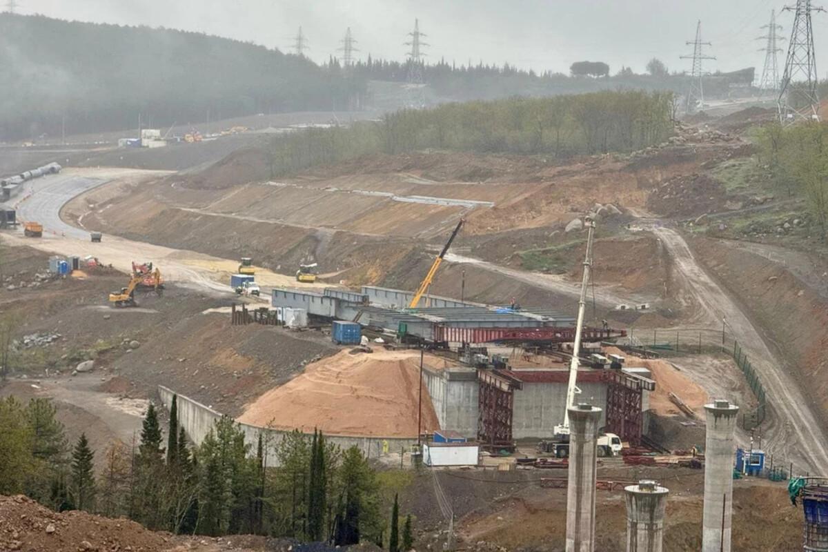 В Алуште начался монтаж виадука на объездной трассе