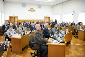 Депутаты Заксобрания Вологодчины расширили меры поддержки учителей и молодых семей