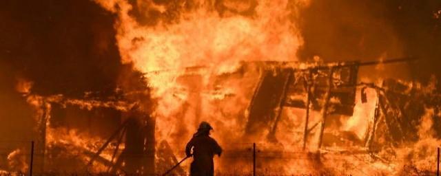 В Заволжье Ульяновска горела пристройка к частному дому