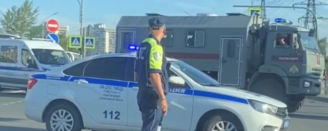 Полиция Петербурга провела рейд на Софийской овощебазе после покушения на убийство