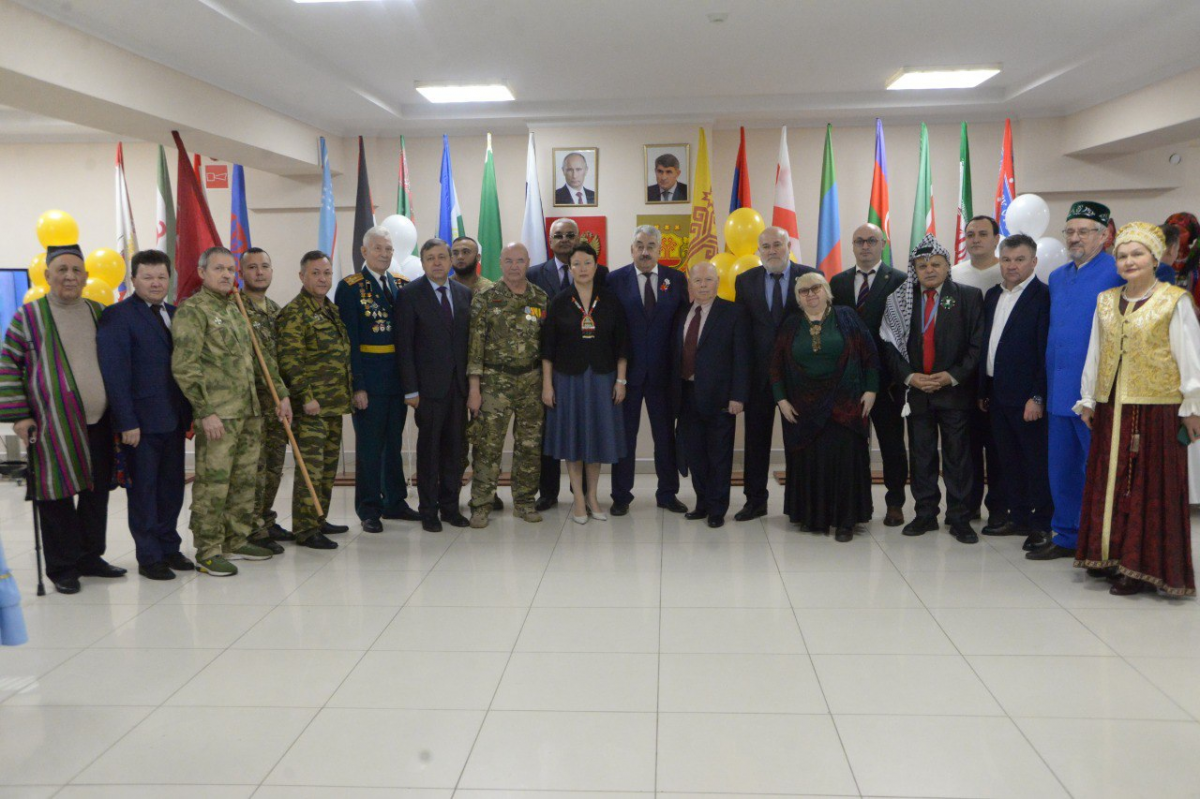 Спикер Госсовета Чувашии Леонид Черкесов: Мы все готовы вкладывать таланты и энергию в достижение общей цели: жить в мире и согласии