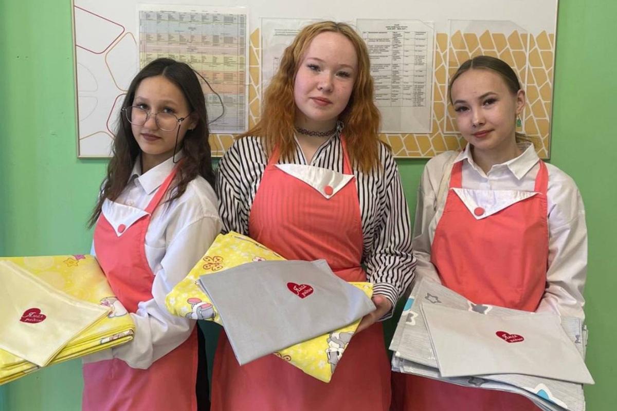 Девять юных жителей Волновахи получили персональную помощь от Ямала