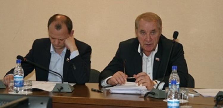 Депутаты ЗС одобрили шесть кандидатур на награждение Почетной грамотой