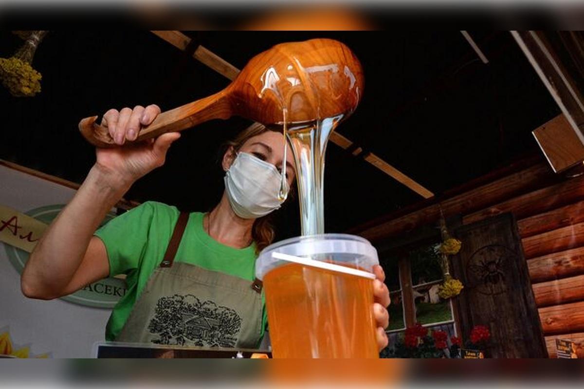 Минсельхоз: Россия сможет нарастить объем производства меда до 65 тысяч тонн