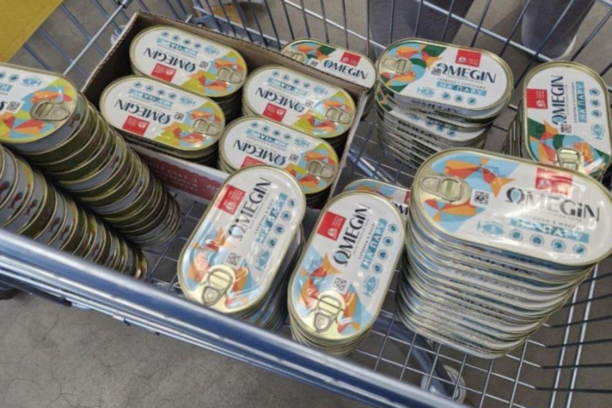 В сетевых магазинах Челябинской области срочно убирают из продажи тонны рыбных консервов