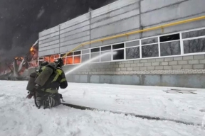 Warehouse with car tires caught fire in Barnaul