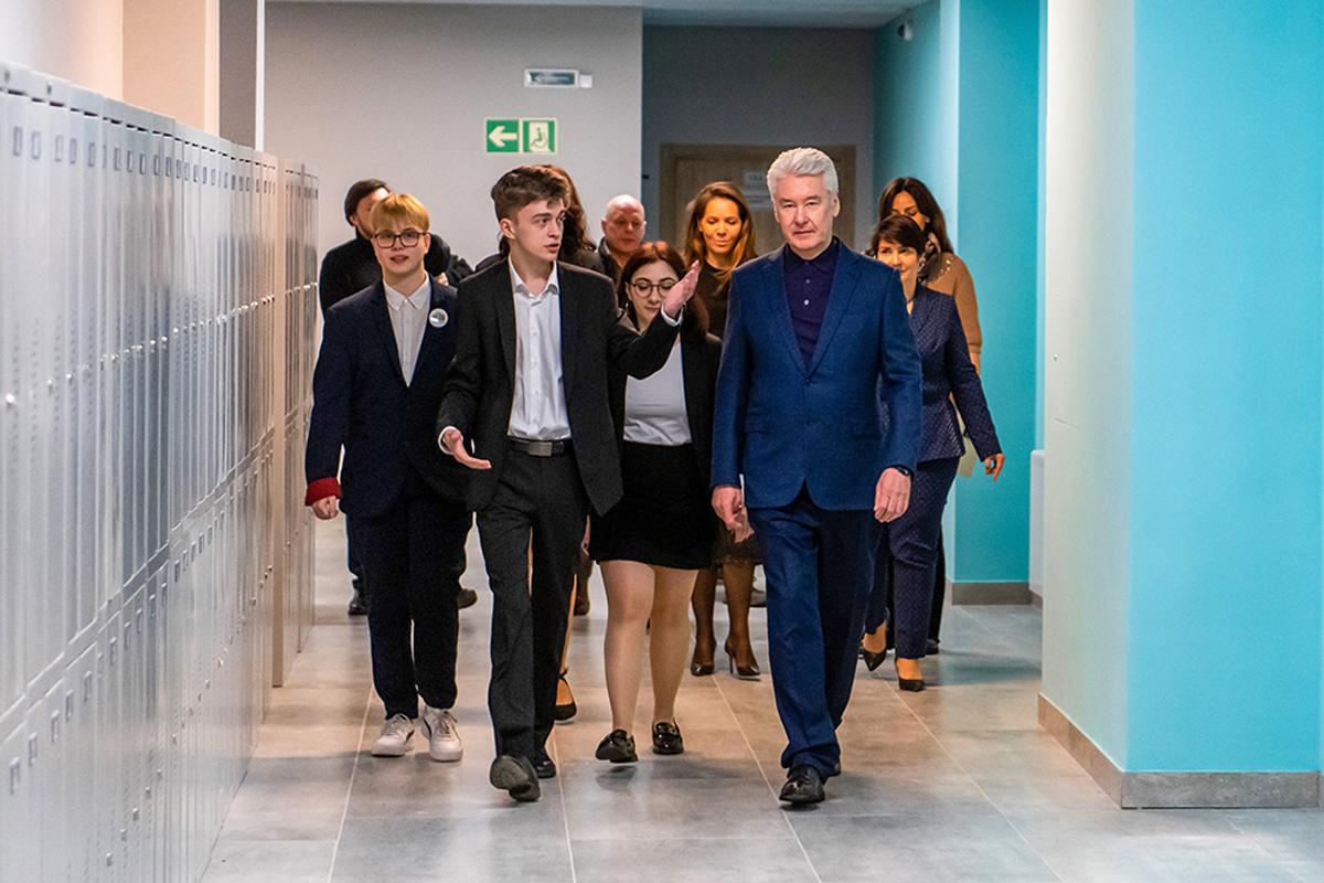 Мэр Москвы Собянин открыл новое здание школы в Щербинке